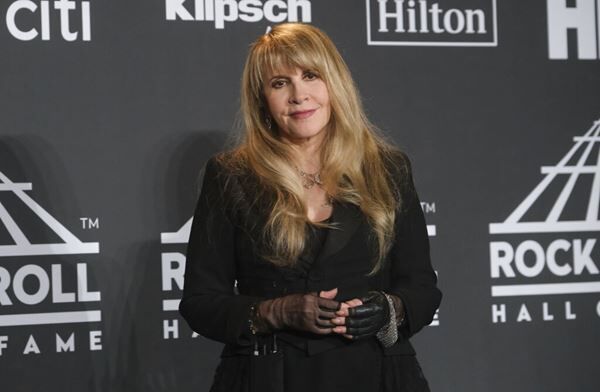 Stevie Nicks Announces New Solo Dates Decades Honolulu Hi