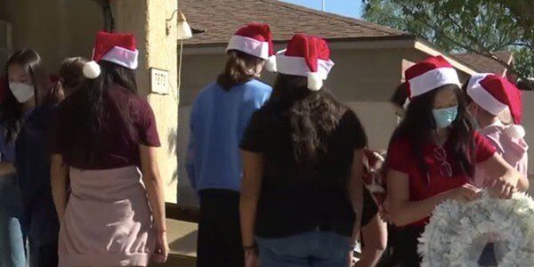 Students Put up Christmas Decorations for Elderly Woman and It Brings Her Such Joy