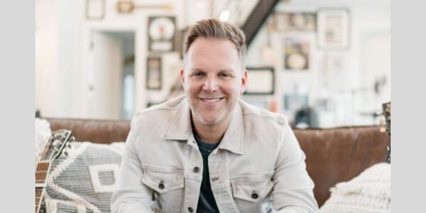 Matthew West - "A Christmas to Believe In" (Official Lyric Video)