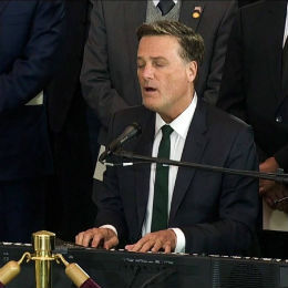 Michael W. Smith Leads “Just As I Am” During  Rev. Billy Graham Capitol Service