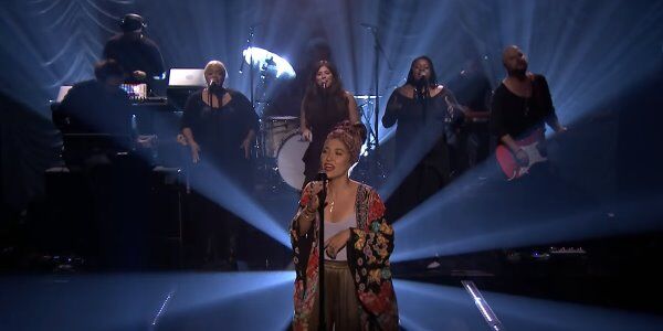 Lauren Daigle - 'Look Up Child' (Live Performance-'The Tonight Show Starring Jimmy Fallon')