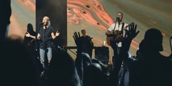 Bethel Music - 'Goodness of God' (Official Live Music Video)