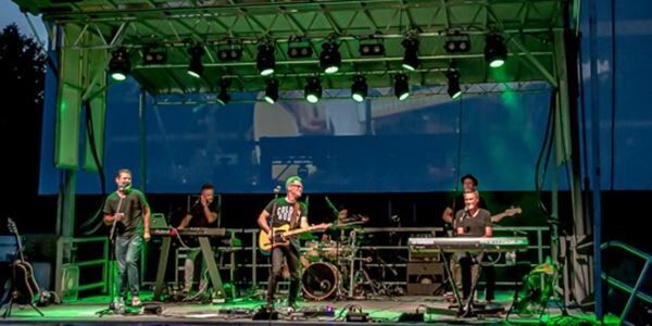 Michael W. Smith, Steven Curtis Chapman & Mac Powell on Drive-In Theater Tour