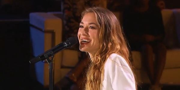 Lauren Daigle Hosts Her First Holiday Special