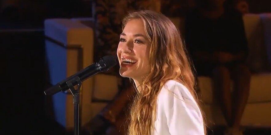 Lauren Daigle's 'Rescue' Goes Platinum | The Light at the Top of the ...