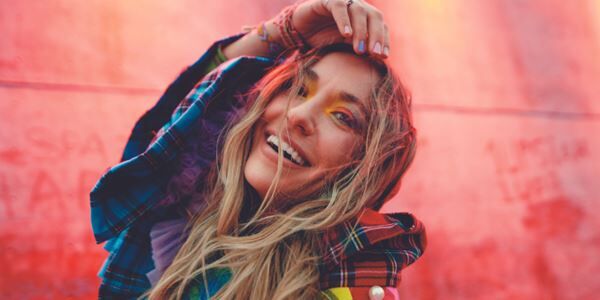 Megan Danielle And Lauren Daigle Team Up On Idol Finale For Amazing Duet Of ‘Thank God I Do’