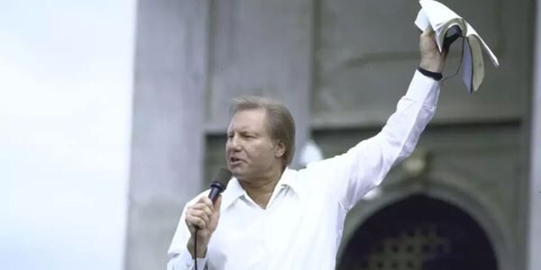 Evangelist Jimmy Swaggart Dies at Age 90