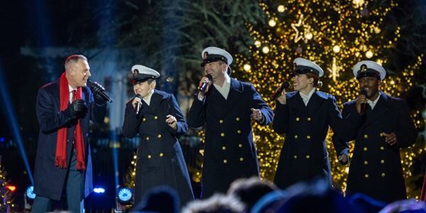 Matthew West Co-Hosts White House Christmas Tree Lighting