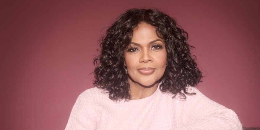cece winans pink dress CeCe Winans Set To Perform On 'American Idol' Grand Finale May 19