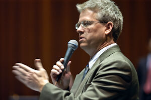 Farnsworth remains silent on killing popular court bills
