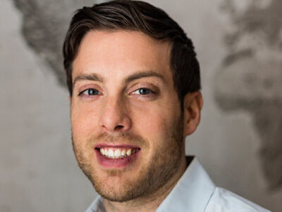 Dr. Lee Thomas