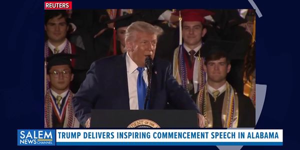 Trump offers advice to Alabama graduates in speech interspersed with politics