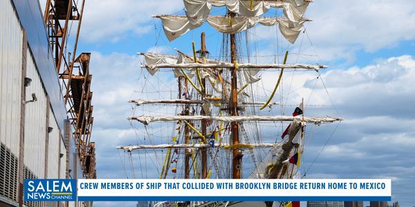 Mexican Ship Strikes Brooklyn Bridge, Snapping Masts And Killing 2 Crew Members