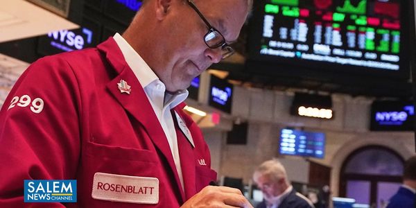 Wall Street Falls as Nvidia, Palantir and Other AI Stars Keep Sinking