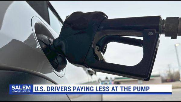 Drivers seeing lower gas prices this holiday season