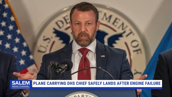 Plane Carrying DHS Chief Safely Lands After Engine Failure