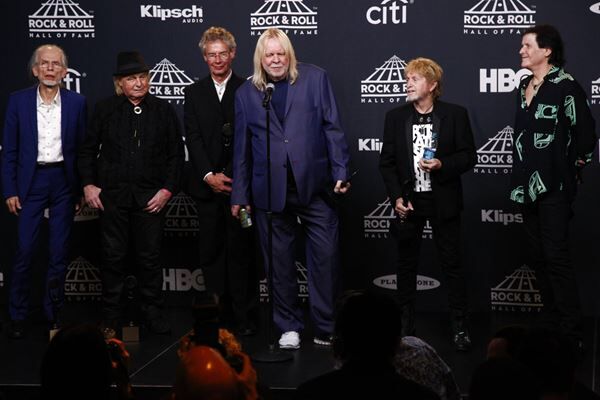 Yes Announces Live Album Of Las Vegas Show