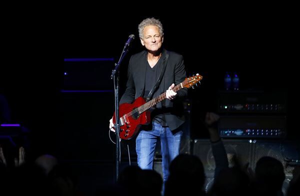 Lindsey Buckingham Announces Home Livestream