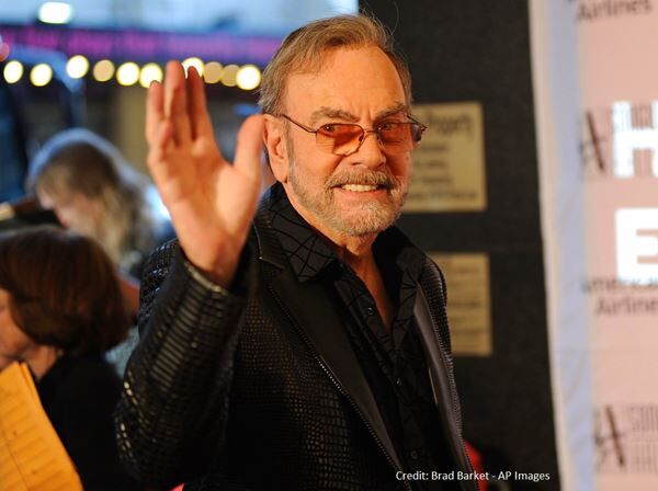 Neil Diamond Sings “Sweet Caroline” At Play Opening