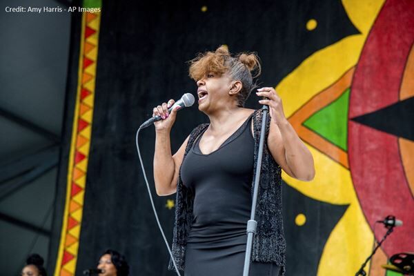 ANITA BAKER DROPS BABYFACE FROM ‘SONGSTRESS’ TOUR