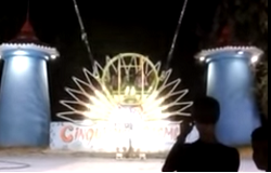 A MUST SEE: The SLING SHOT ride at the fair...BREAKS! 