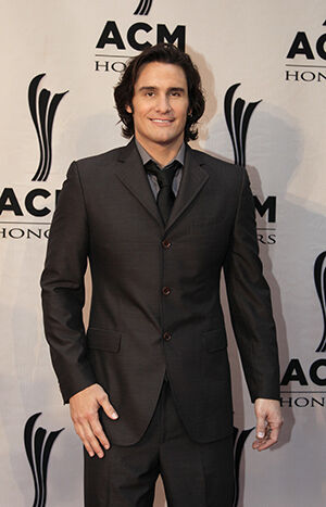Joe Nichols covers Baby Got Back
