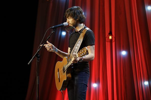 Chris Janson Drops New Video For “Waitin’ On 5”
