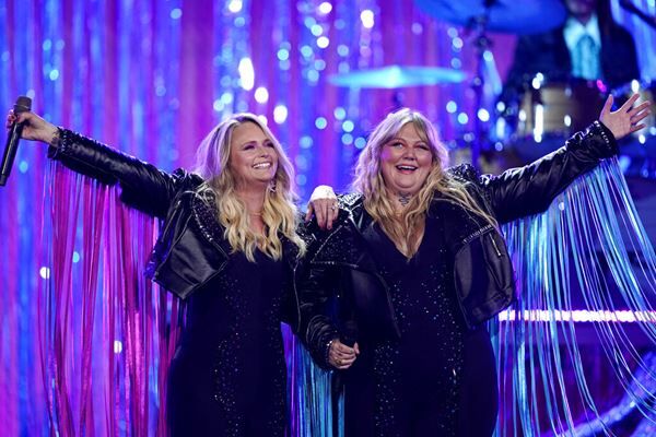 Elle King & Miranda Lambert Drop “Drunk (And I Don’t Wanna Go Home)” Dance Remix