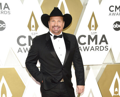 Garth Brooks Receives Kennedy Center Honors | Country 97.5 FM ...