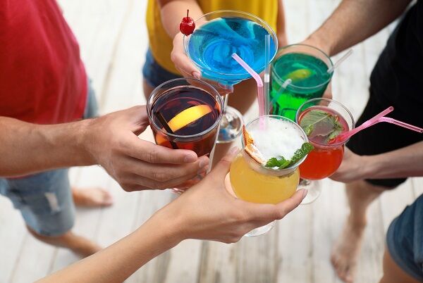 Thomas Rhett Offers Some Cocktail Suggestions For Your Weekend