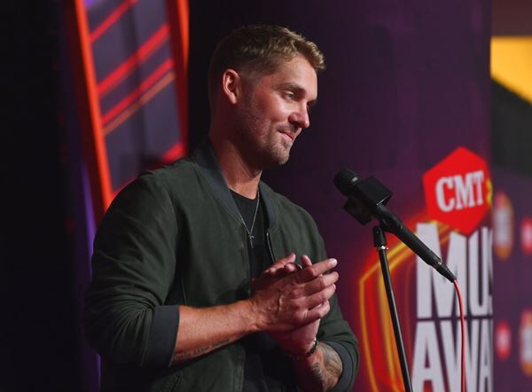 Brett Young Calls “Not Yet” A “Fun Summer No-Brainer”