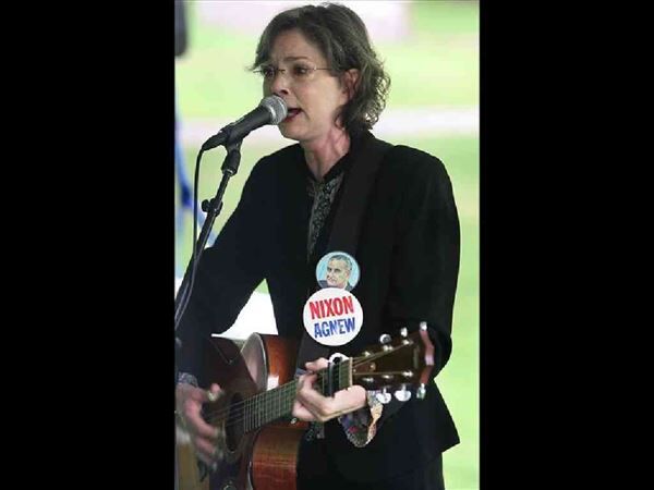 Singer-Songwriter Nanci Griffith Dies