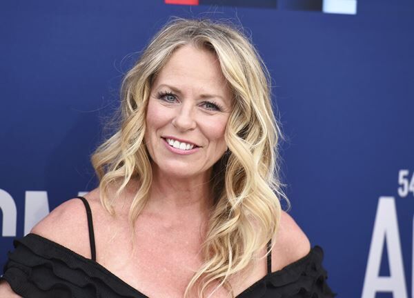 Deana Carter Announces 25th Anniversary Edition Of “Did I Shave My Legs - Deana Carter Age – How Old Is The ‘Strawberry Wine’ Singer Now?