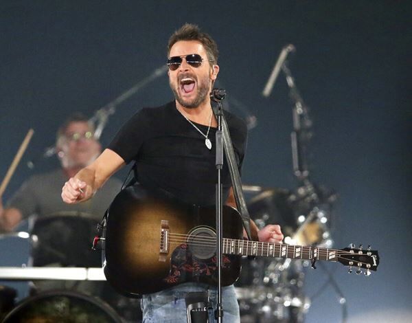 Eric Church Pays Tribute To Meat Loaf At Detroit Concert