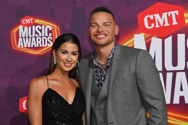Kane Brown & Wife Get Tats In Honor Of New Daughter