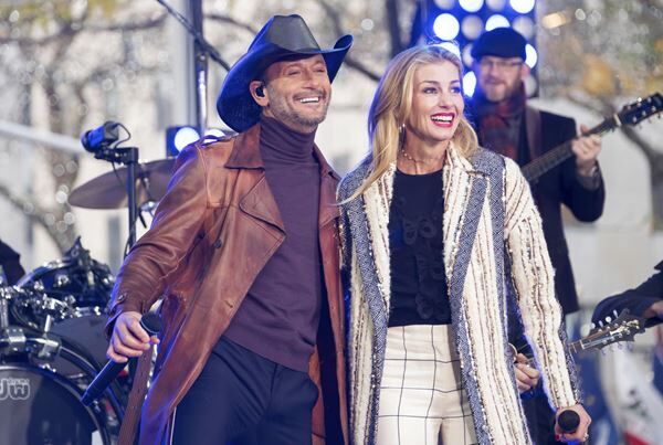 Tim McGraw On Working With Friend Tom Hanks On “1883”