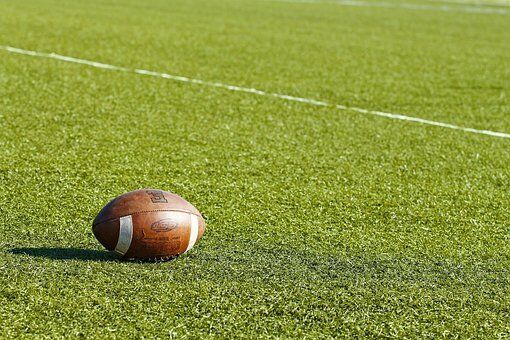Darius Rucker Really Loves Football