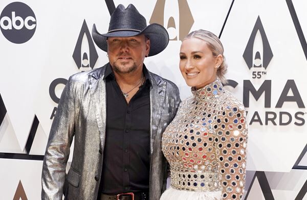 Jason Aldean’s wife drunk shops on Amazon