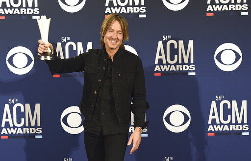 Keith Urban Covers Adele At Las Vegas Residency