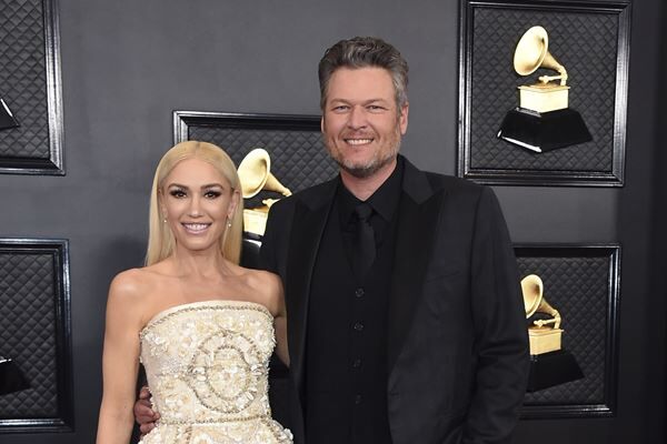 Gwen Stefani Reveals Angelina Jolie Beat Hear Out For "Mr. & Mrs. Smith"