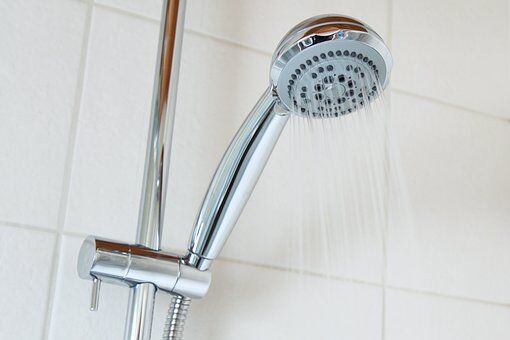 Dermatologists Say This Is The Right Way To Shower