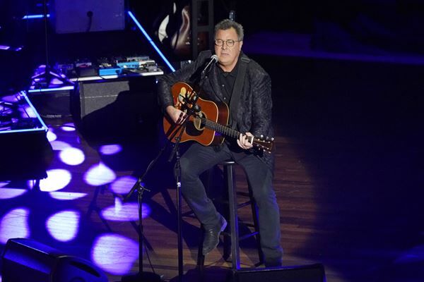 Vince Gill Celebrated On “CMT Giants”