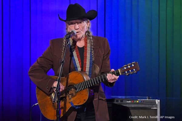 WILLIE NELSON DROPPING FIRST BLUEGRASS ALBUM; FIRST TRACK OUT NOW