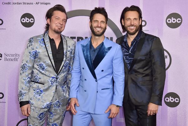 PARMALEE ANNOUNCES NEW MUSIC AND DROPS FOUR SONG CLIPS