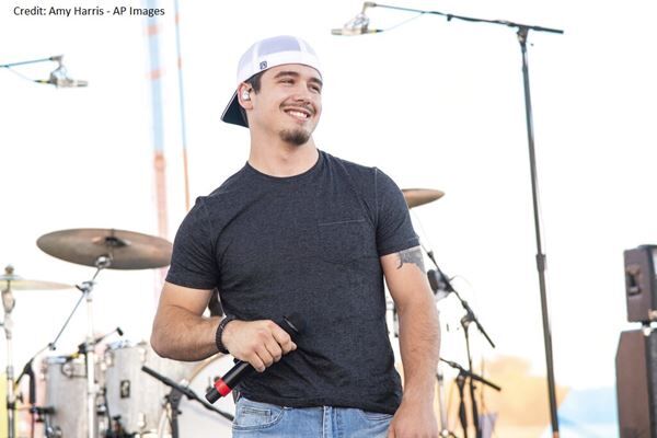 "AMERICAN IDOL" WINNER NOAH THOMPSON RELEASES VIDEO FOR "SHE GETS IT FROM ME"
