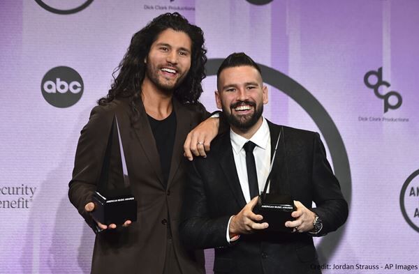 DAN + SHAY DROP NEW TRACK, "ALWAYS GONNA BE"