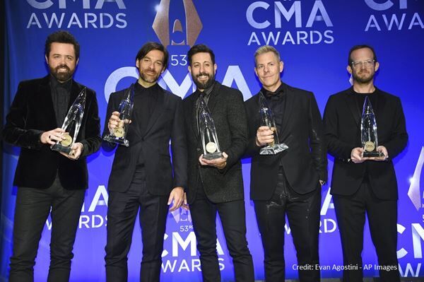OLD DOMINION AND MEGAN MORONEY DROP "CAN'T BREAK UP NOW"