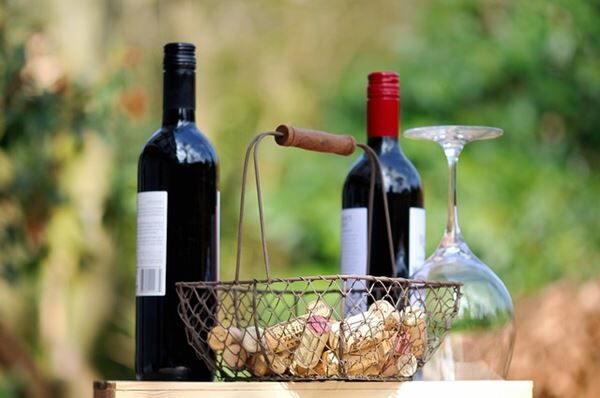 THE FASTEST WAYS TO CHILL A BOTTLE OF WINE
