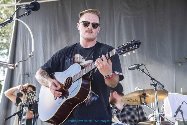 ZACH BRYAN TEASES THREE NEW SONGS, INCLUDING COLLABS WITH NOAH KAHAN AND BON IVER