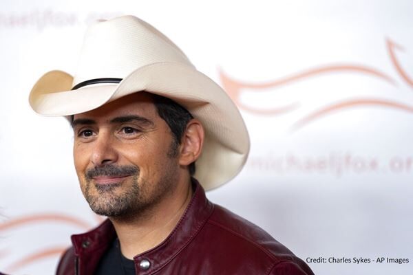 REMEMBER WHEN TAYLOR SWIFT WAS A BACKUP SINGER FOR BRAD PAISLEY?